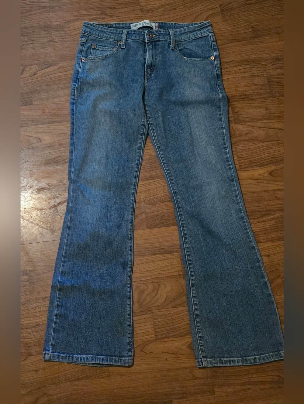 9 MEDIUM Levi's SUPER LOW Bootcut 518 Women's Medium Wash Blue Jeans